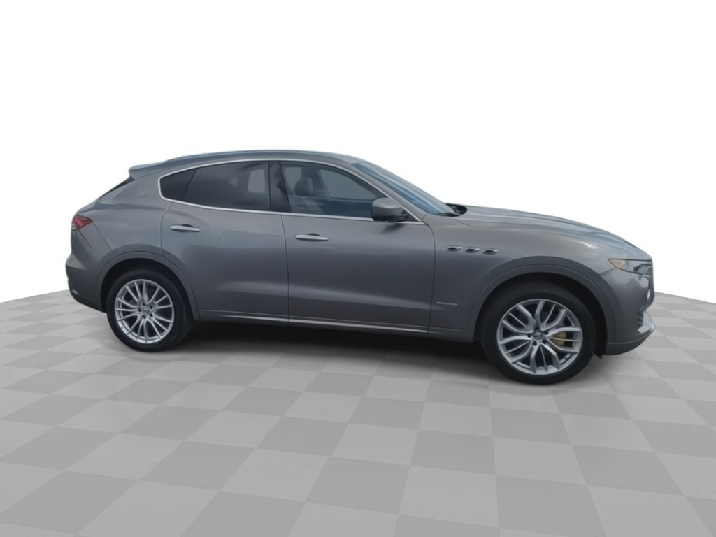 Used 2021 Maserati Levante GranLusso AWD/4WD image 9