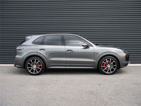 Certified 2023 Porsche Cayenne GTS AWD/4WD image 28