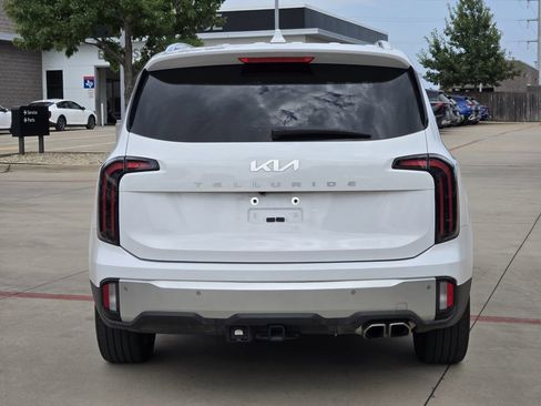 Certified 2024 Kia Telluride EX w/ EX Captain's Chair Package FWD image 13