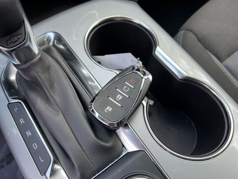 Used 2025 Chevrolet Blazer LT image 18