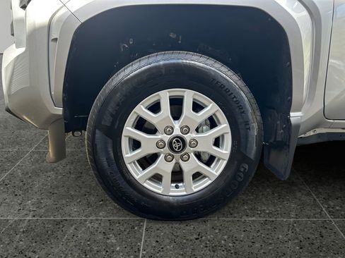 Used 2025 Toyota Tacoma SR5 image 4