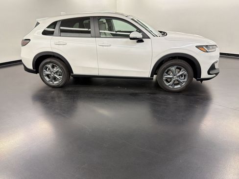 New 2026 Honda HR-V LX image 8