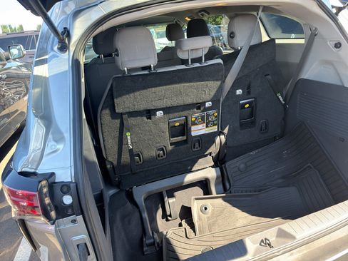 Used 2022 Toyota Sienna LE FWD image 5
