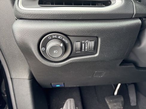 New 2026 Chrysler Pacifica Select w/ S Appearance Package image 24