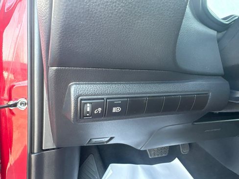Used 2025 Toyota Corolla LE FWD image 20
