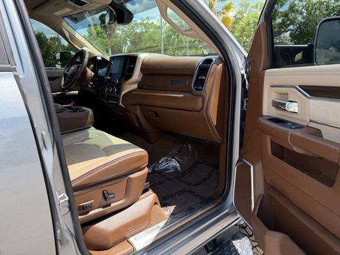 Used 2022 RAM 3500 Laramie AWD/4WD image 32