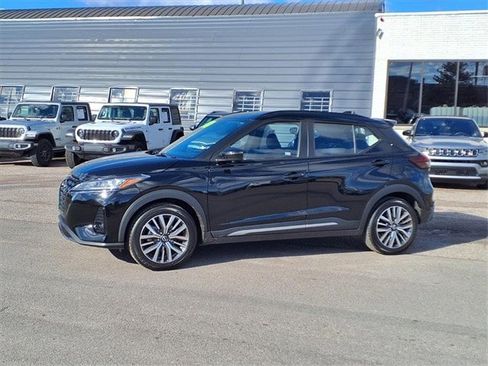 Used 2024 Nissan Kicks SR image 18