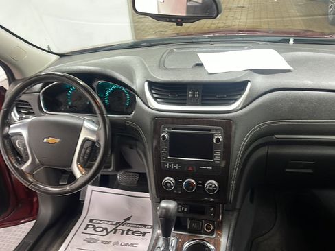 Used 2017 Chevrolet Traverse LT w/ Style and Technology Package FWD image 15