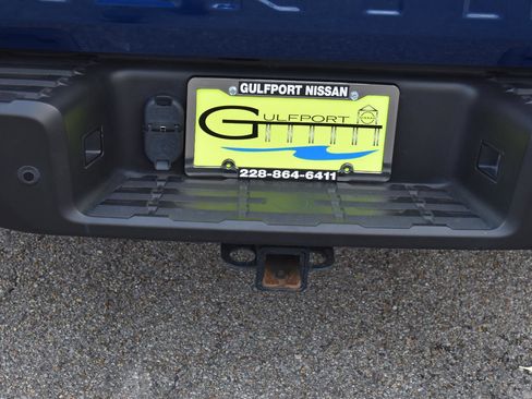 Used 2023 Nissan Frontier SV w/ SV Convenience Package image 9