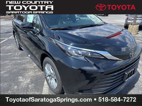 New 2026 Toyota Sienna XLE AWD/4WD image 1