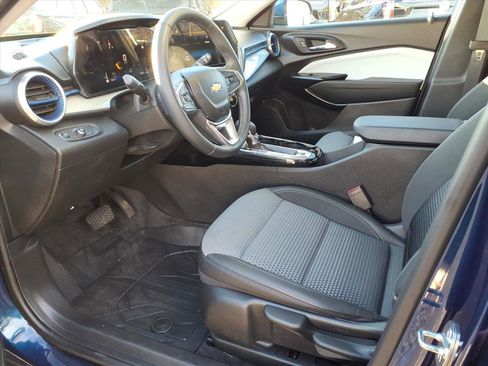 Used 2024 Chevrolet Trax LT w/ Driver Confidence Package image 18