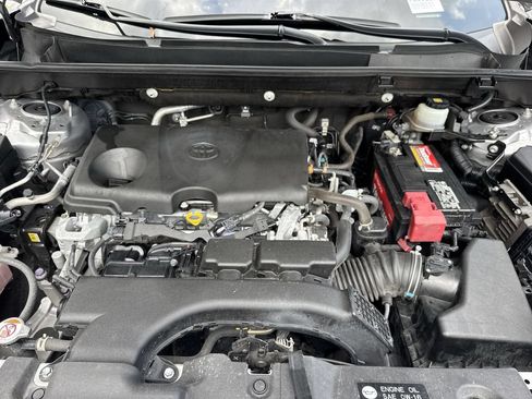 Used 2021 Toyota RAV4 XLE FWD image 58