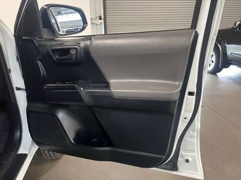 Used 2017 Toyota Tacoma SR image 12