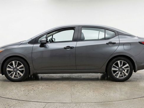 Used 2025 Nissan Versa SV image 5