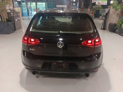 Used 2015 Volkswagen GTI SE FWD image 8