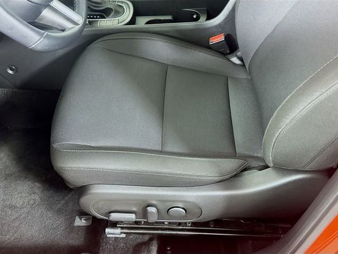 Certified 2025 Hyundai Kona SEL image 19