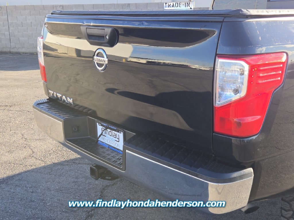 Used 2017 Nissan Titan SV RWD image 4