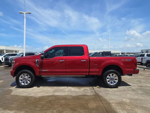 Used 2022 Ford F250 Platinum w/ FX4 Off-Road Package AWD/4WD image 9