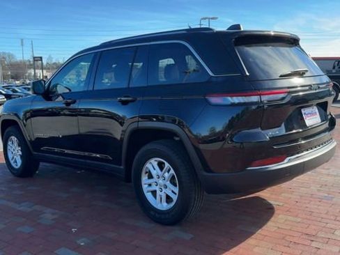 Used 2023 Jeep Grand Cherokee Laredo w/ Luxury Tech Group I image 7