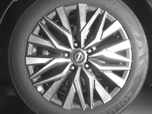 Used 2025 Nissan Altima 2.5 SV FWD image 12