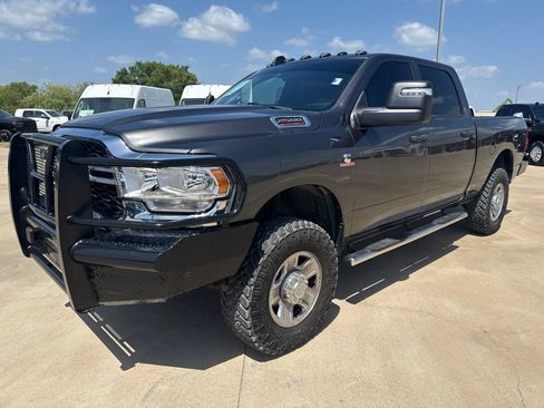 Used 2024 RAM 2500 Tradesman w/ Chrome Appearance Group AWD/4WD image 3