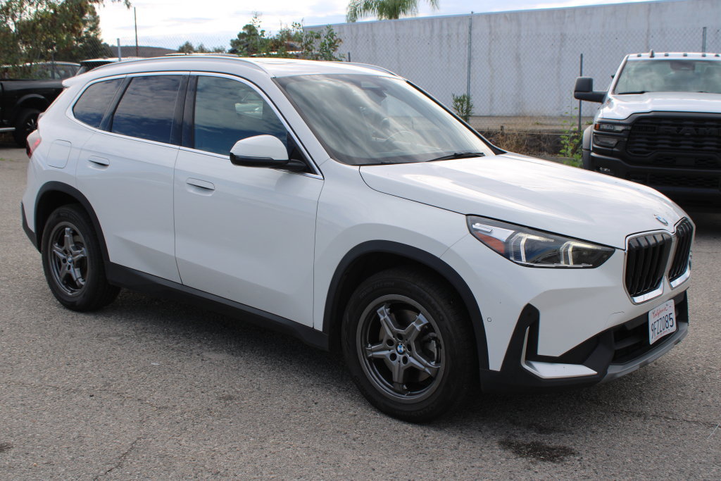 Used 2023 BMW X1 xDrive28i AWD/4WD image 3