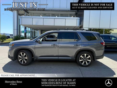 Used 2023 Honda Pilot Elite image 3