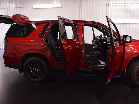 Used 2025 Chevrolet Tahoe RST w/ RST Performance Edition AWD/4WD image 33