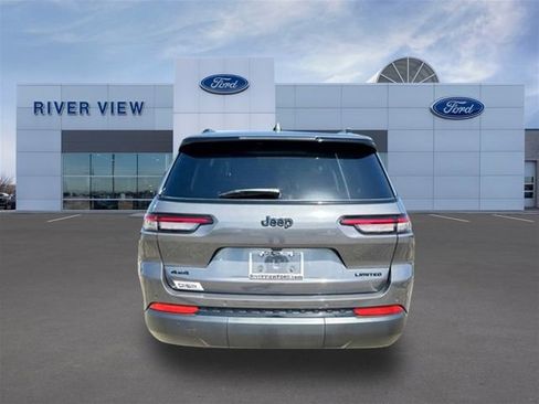 Used 2024 Jeep Grand Cherokee L Limited w/ Black Appearance Package AWD/4WD image 5