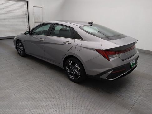 Used 2025 Hyundai Elantra SEL FWD image 3
