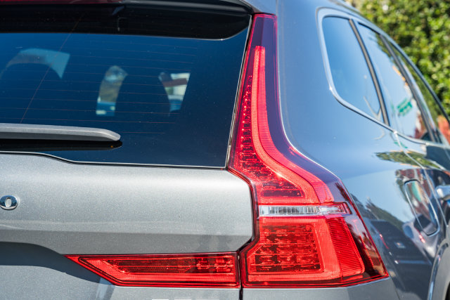 Used 2018 Volvo XC60 T5 Inscription w/ Luxury Seat Package AWD/4WD image 7