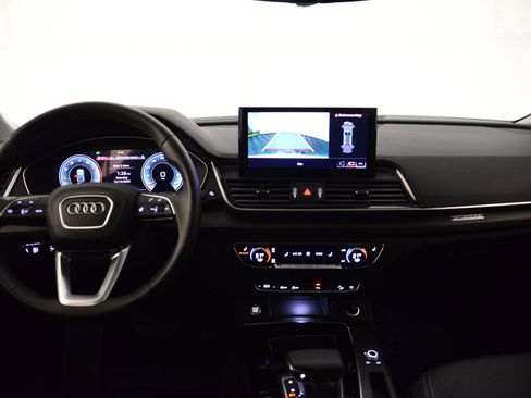 Certified 2025 Audi Q5 Premium w/ Convenience Plus Package image 3