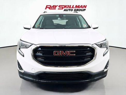 Used 2020 GMC Terrain SLE w/ Driver Convenience Package FWD image 2