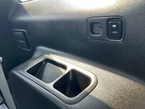 Used 2023 GMC Acadia SLE w/ Driver Convenience Package FWD image 44
