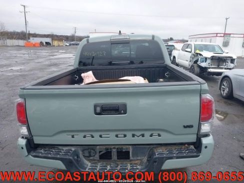 Used 2023 Toyota Tacoma TRD Off-Road w/ Technology Package AWD/4WD image 8