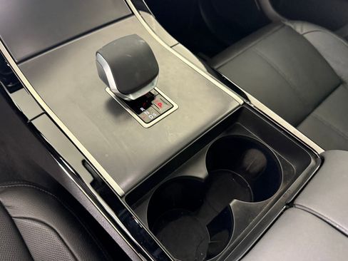 Used 2025 Land Rover Range Rover Velar Dynamic SE image 24