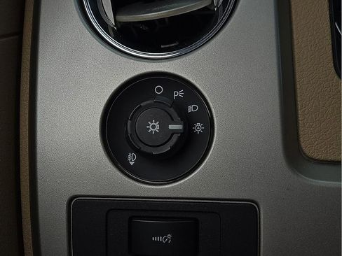 Used 2014 Ford F150 King Ranch w/ King Ranch Luxury Package image 17