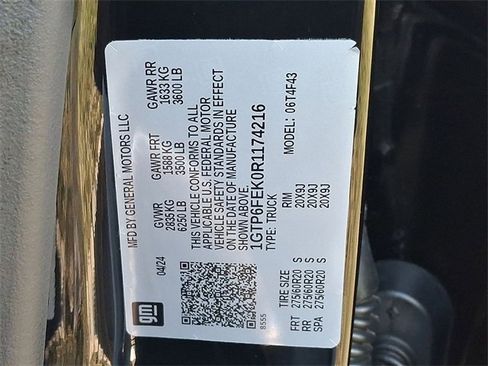 Certified 2024 GMC Canyon Denali image 33