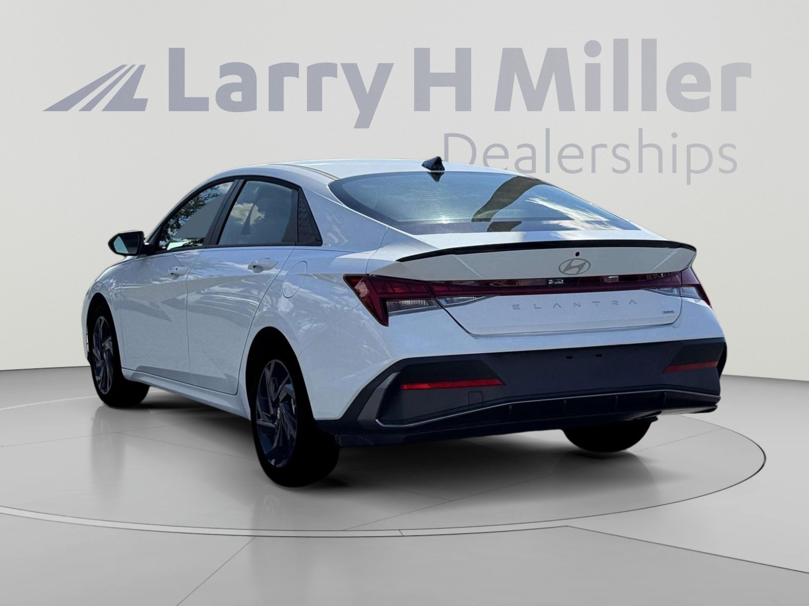 New 2026 Hyundai Elantra SEL FWD image 5