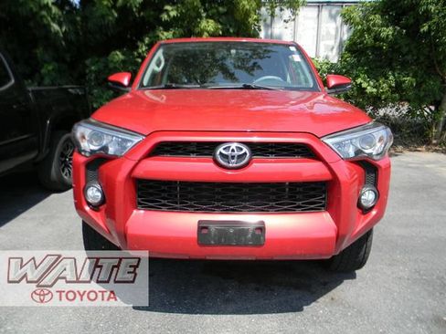 Used 2019 Toyota 4Runner SR5 Premium AWD/4WD image 2