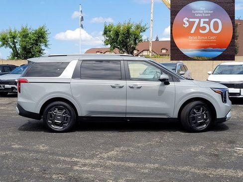 New 2026 Kia Carnival EX FWD image 3