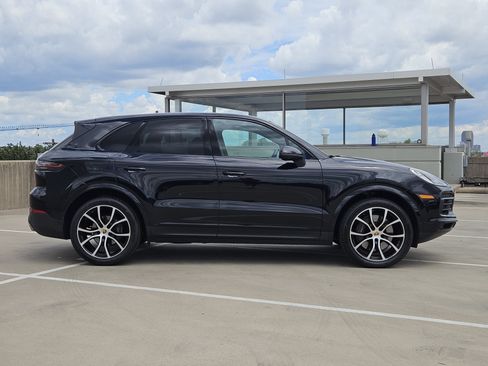 Certified 2022 Porsche Cayenne AWD/4WD image 9