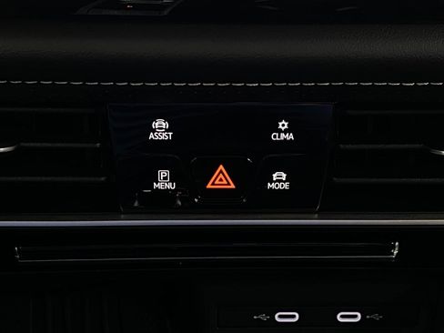 New 2026 Volkswagen Atlas SE image 25