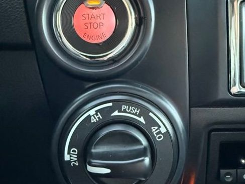 Used 2023 Nissan Titan SV w/ SV Convenience Package image 29