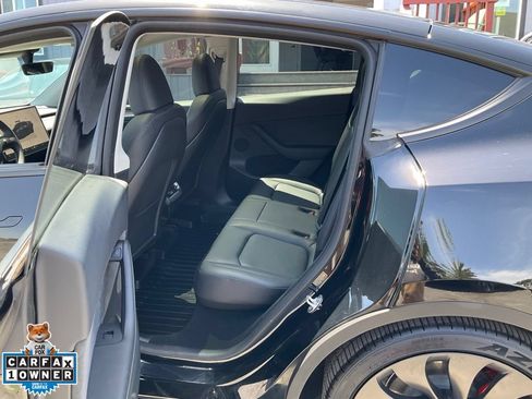 Used 2023 Tesla Model Y Performance AWD/4WD image 26