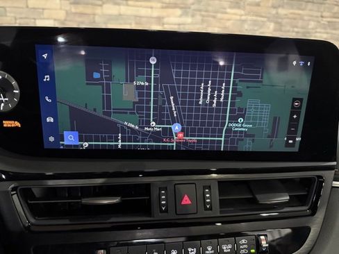 Used 2025 Lexus ES 300h w/ Premium Package image 4