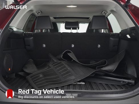 Used 2022 Toyota RAV4 Limited image 16