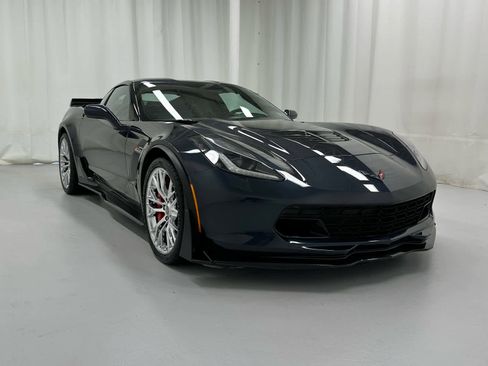 Used 2015 Chevrolet Corvette Z06 w/ Z07 Performance Package image 1