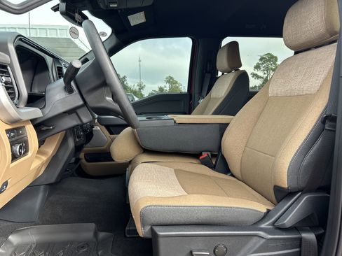 Used 2024 Ford F250 XLT w/ Black Appearance Package image 10