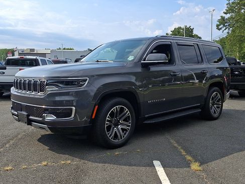 Used 2022 Jeep Wagoneer Series III AWD/4WD image 5